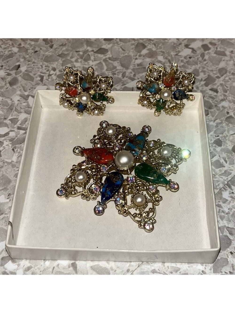 Sarah Coventry Multi & Pearl Color  Brooch & Clip Earrings Set Fashion Jewelry